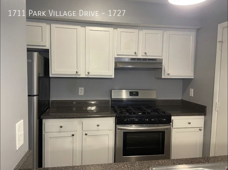 1711 Park Village Dr #1727 - Photo 3 of 18