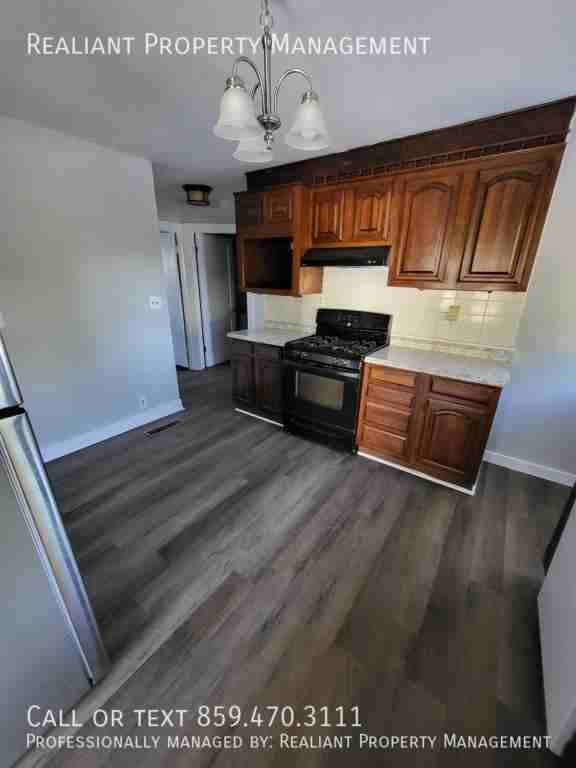 132 Asbury Dr - Photo 3 of 18