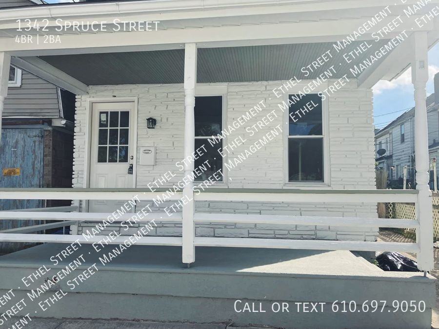 1342 Spruce St - Photo 2 of 17