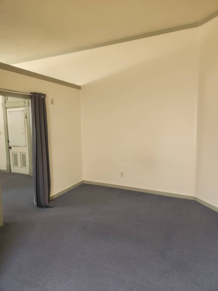 113 W Main St #2 - Photo 2 of 4