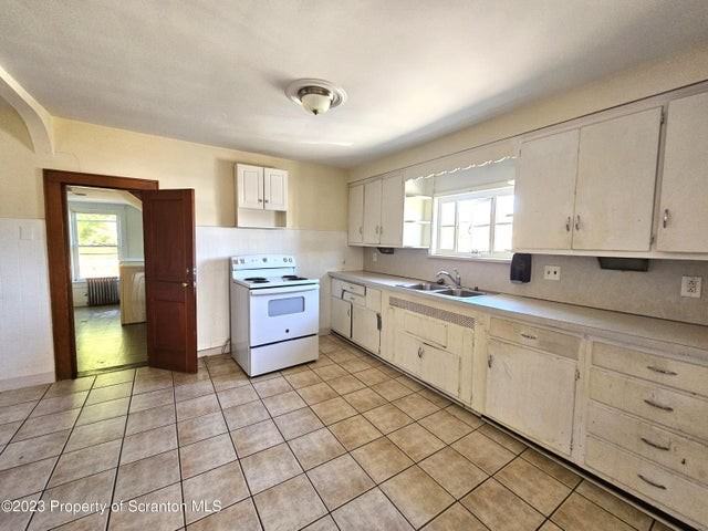 973 Lincoln St #973 - Photo 2 of 13