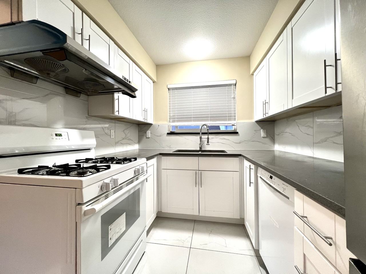 11160 Barkentine Place - Photo 4 of 10