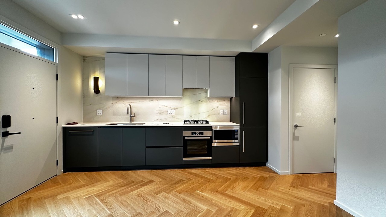 815 49th Ave W - Photo 2 of 12