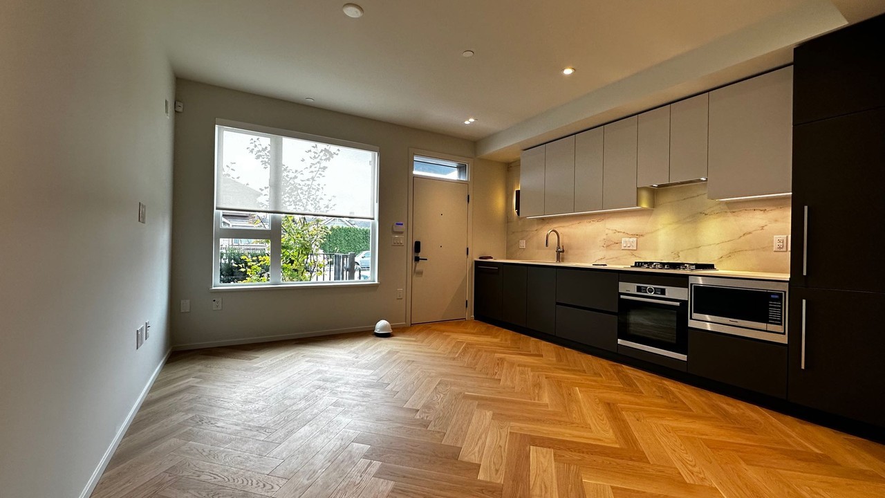 815 49th Ave W - Photo 3 of 12