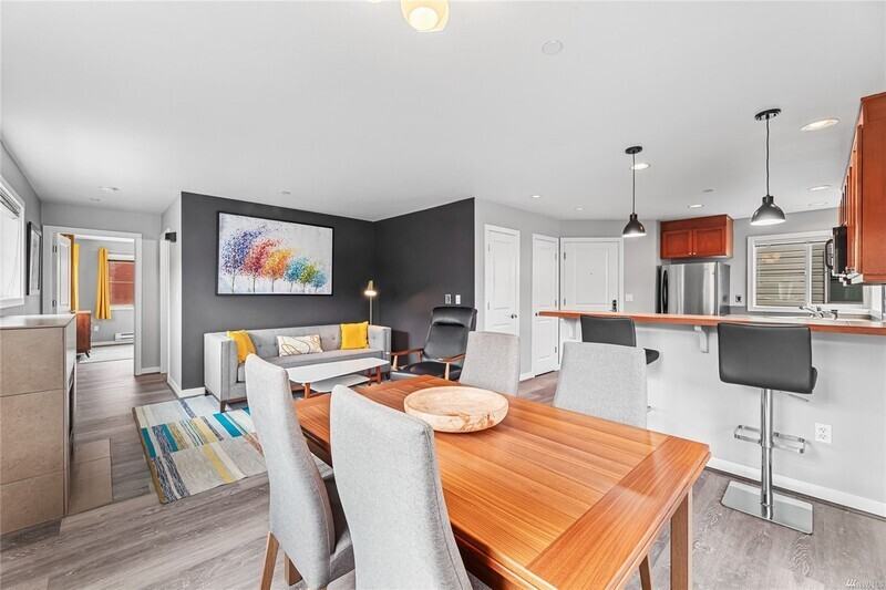 321 E Thomas St #303 - Photo 7 of 19