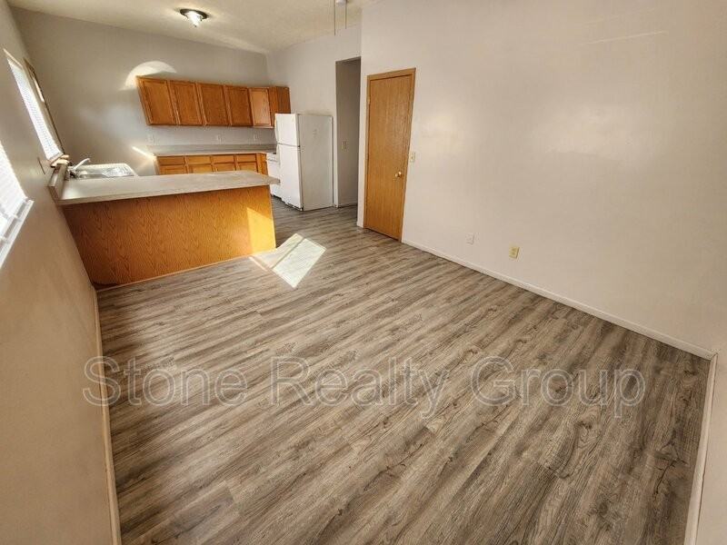 2480 N Main St - Photo 3 of 8