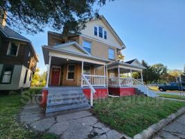 featured image of 1028 S 8th St