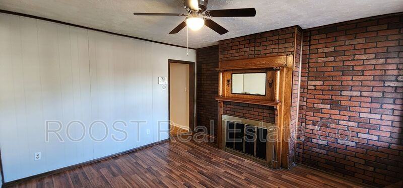 221 Reeb Ave - Photo 2 of 26