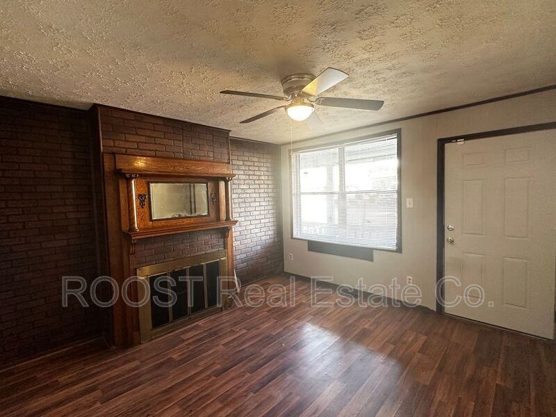 221 Reeb Ave - Photo 3 of 26