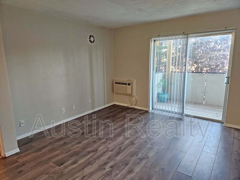 2727 Hampton Ave #303