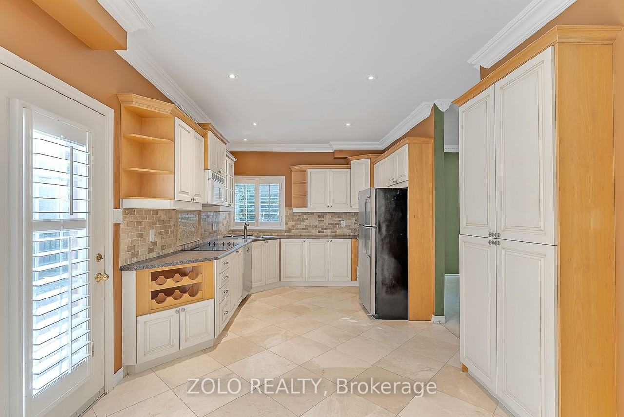 307 Sheridan Court #None - Photo 2 of 6