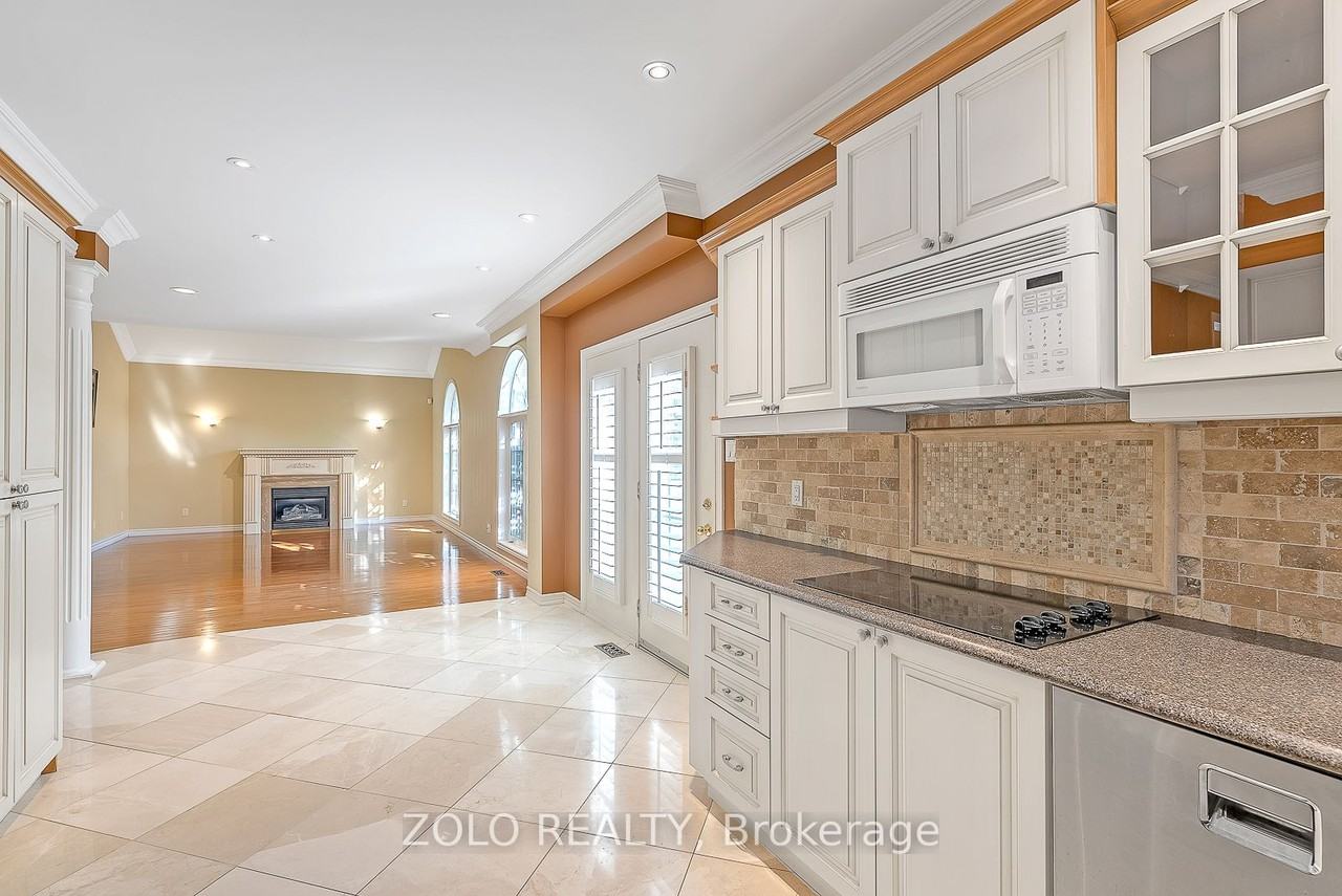 307 Sheridan Court #None - Photo 3 of 6