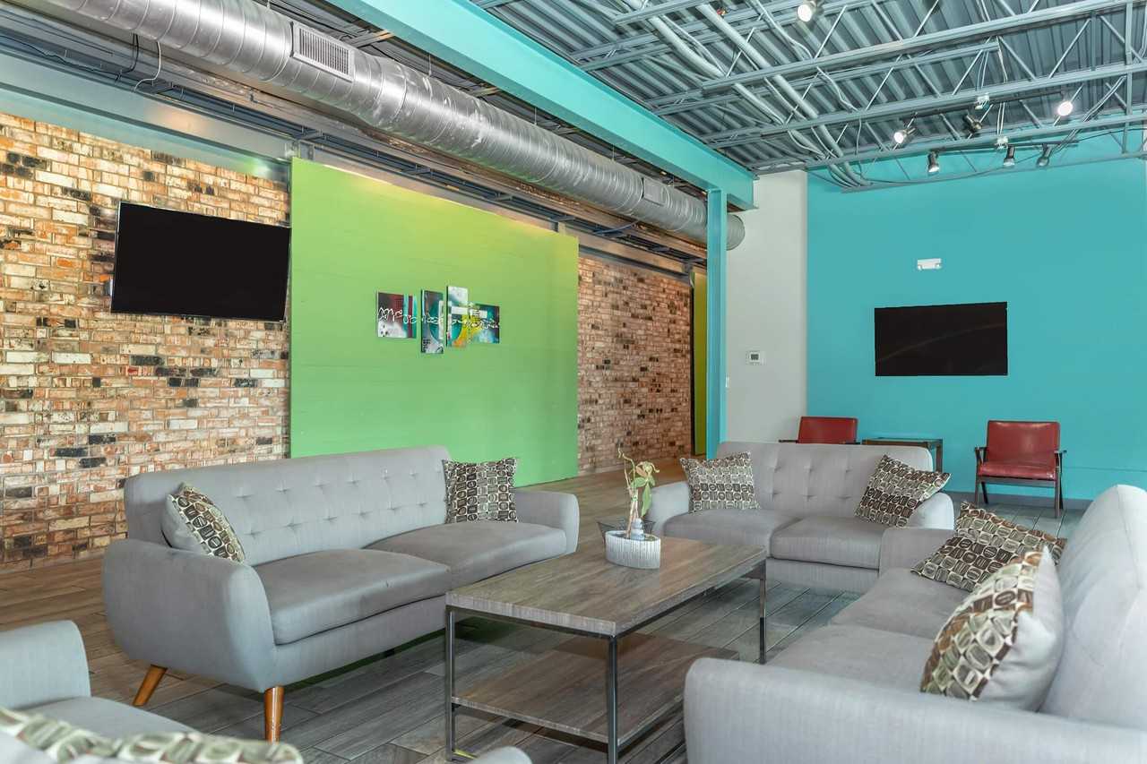 3220 North - Photo 4 of 25