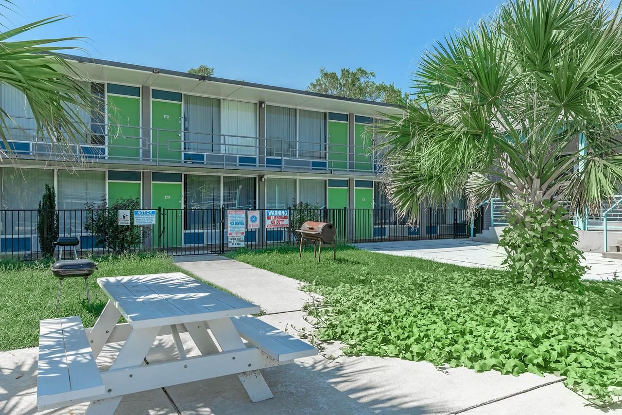 3220 North - Photo 5 of 25