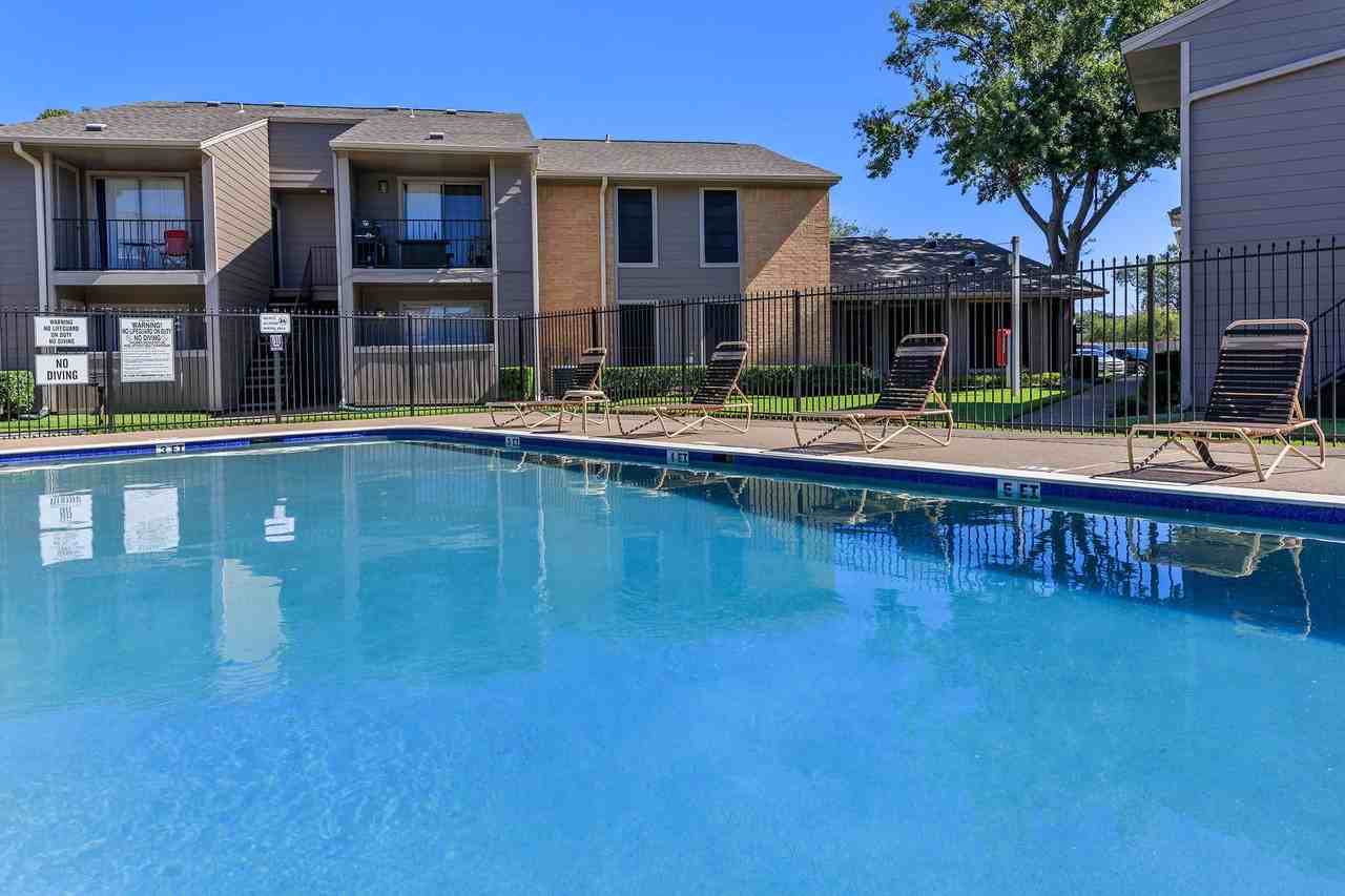 Carriage House - Photo 4 of 50