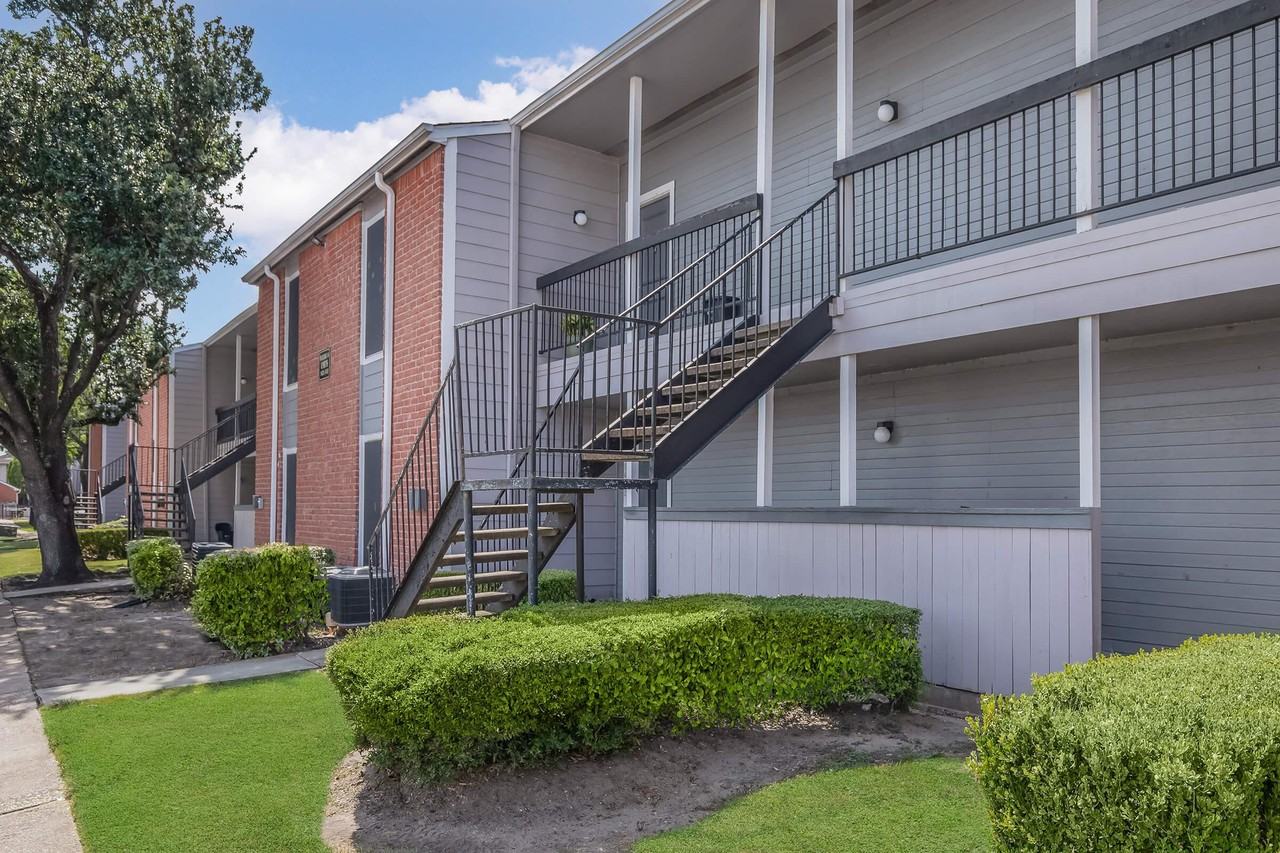 Del Lago - Photo 4 of 31