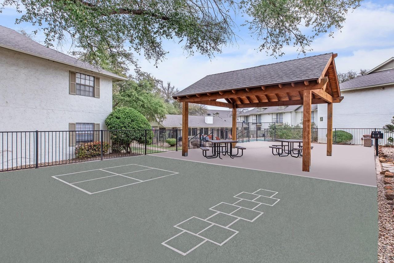 Rock Brook Apartments - Photo 5 of 41