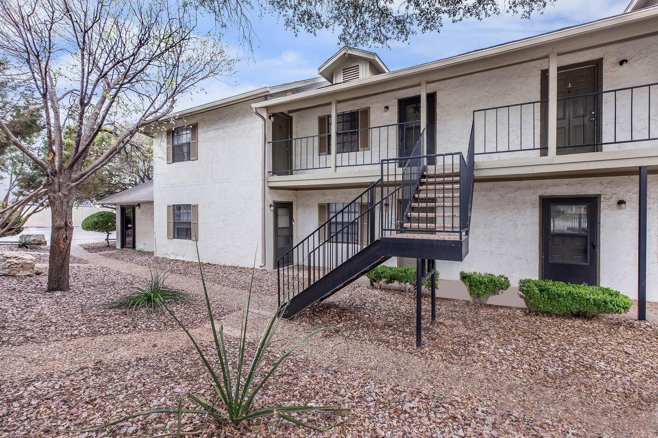 Rock Brook Apartments - Photo 6 of 41