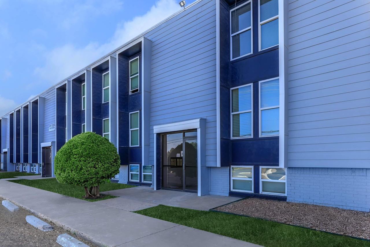 The Pointe Apartments - Photo 7 of 50