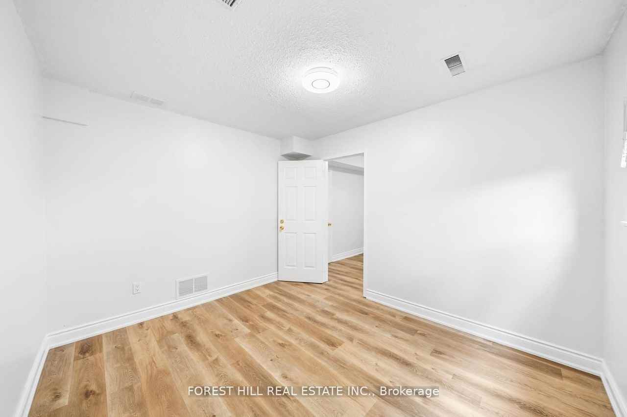 12 Poplar Crescent #34 - Photo 3 of 6