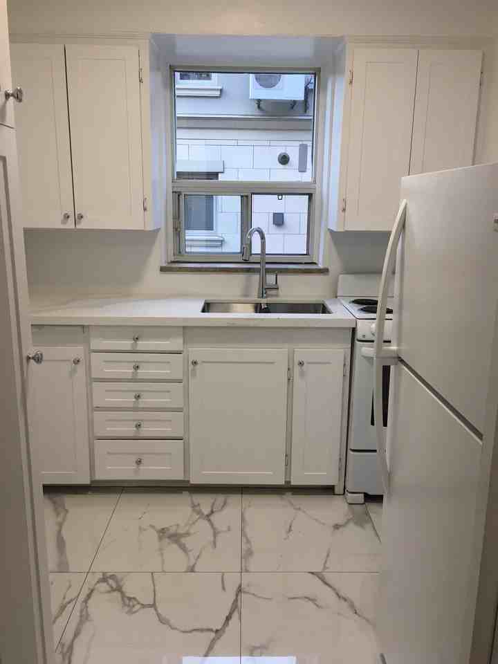 1299 Bayview Avenue, Toronto, ON M4G 2Z8 1 Bedroom Apartment for Rent