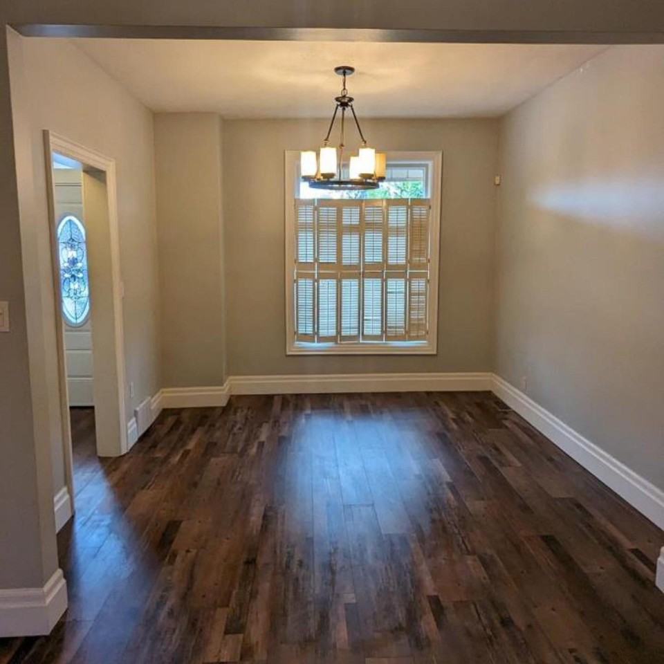 76 Simcoe St E - Photo 3 of 8