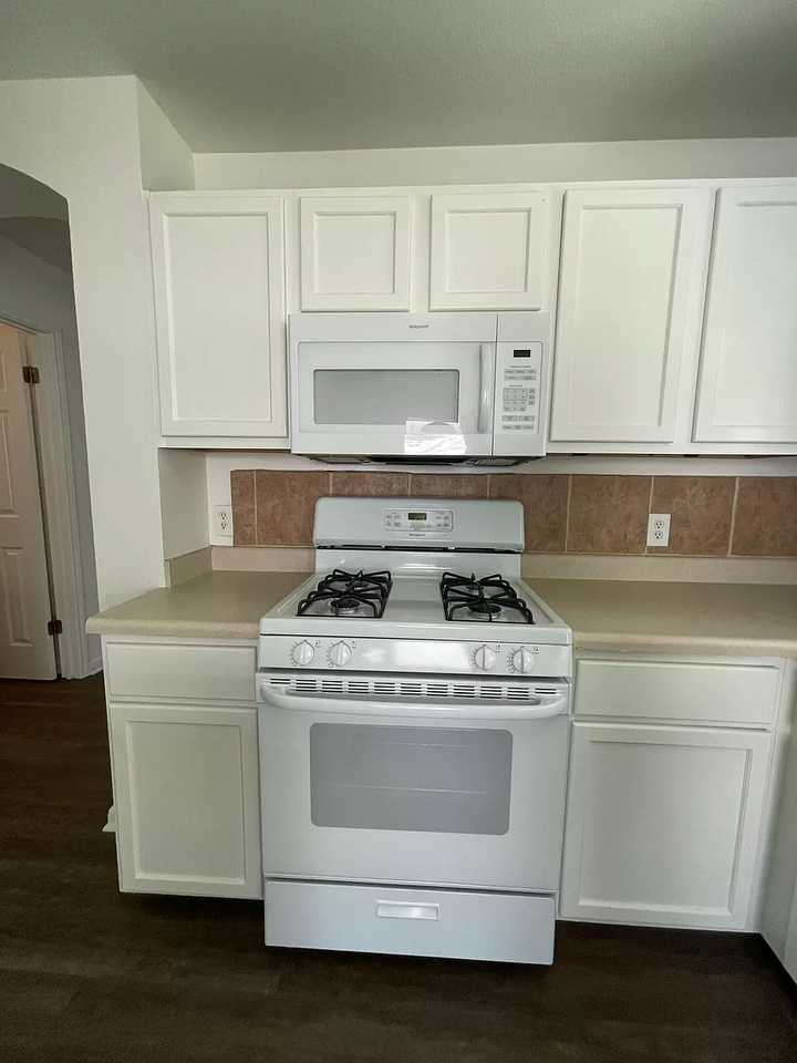 224 San Felipe Dr #1 - Photo 5 of 22