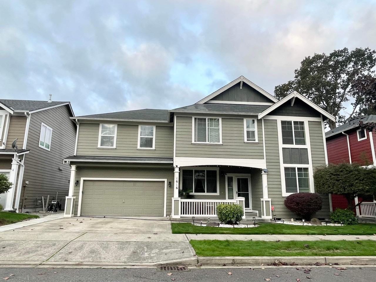 1616 Farina Loop Se #1
