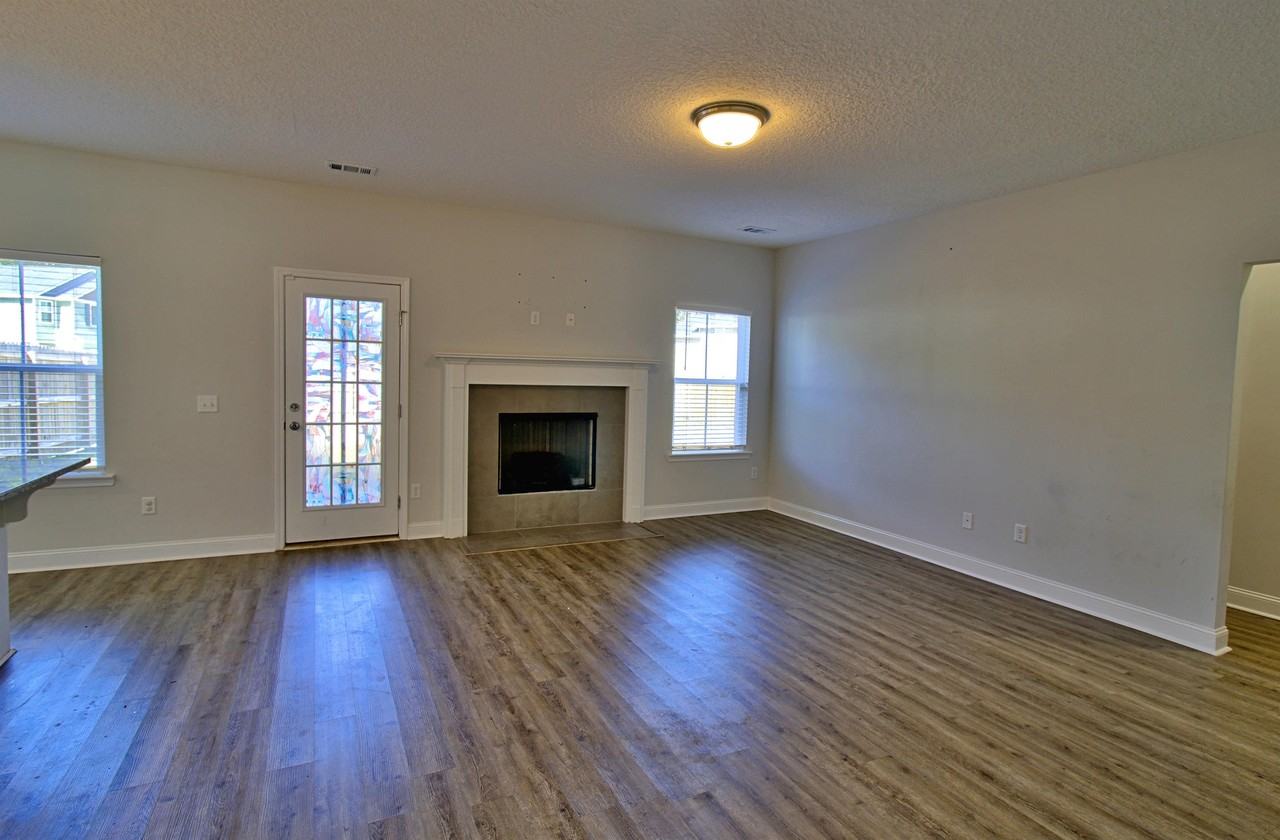 442 Grayson Ave #1 - Photo 4 of 23