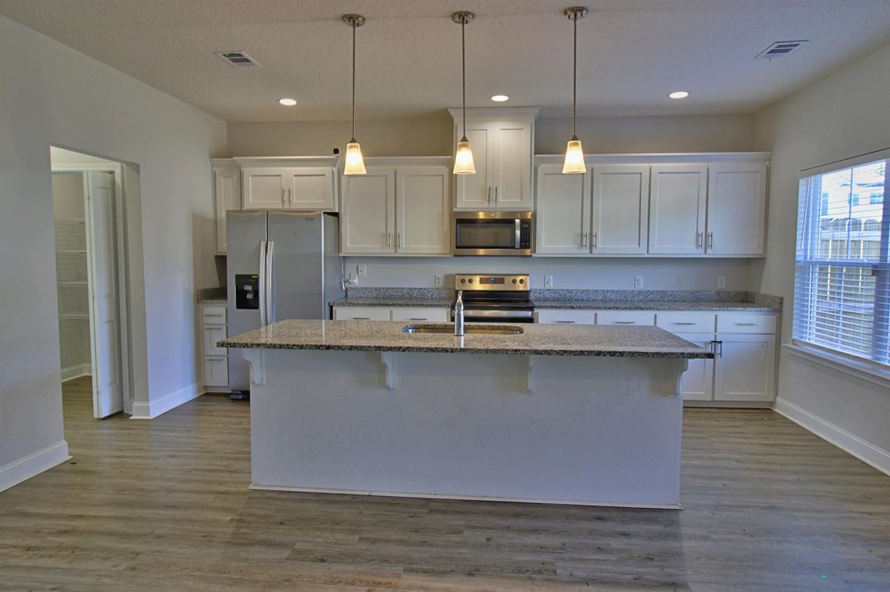 442 Grayson Ave #1 - Photo 6 of 23