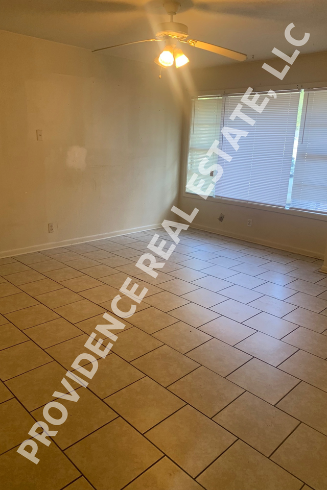 1302 Alpine Ave #1 - Photo 3 of 4