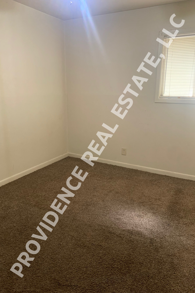 1302 Alpine Ave #1 - Photo 4 of 4