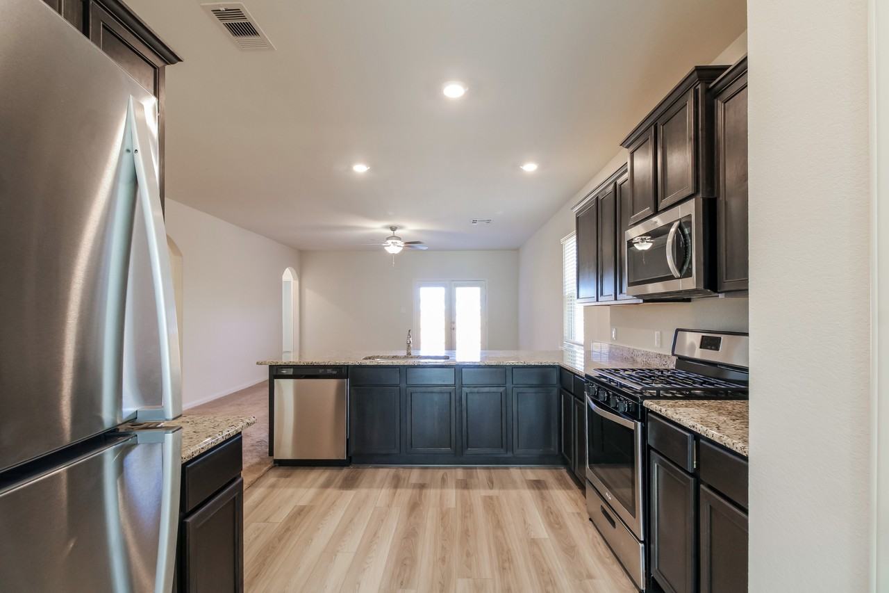 26836 Steinbeck Dr - Photo 5 of 30