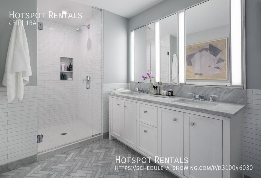 514 N Peshtigo Ct #4-4-5 - Photo 3 of 9