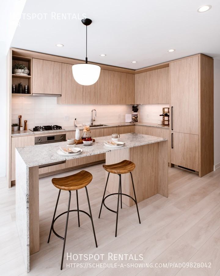 369 W Grand Ave #3-3PH