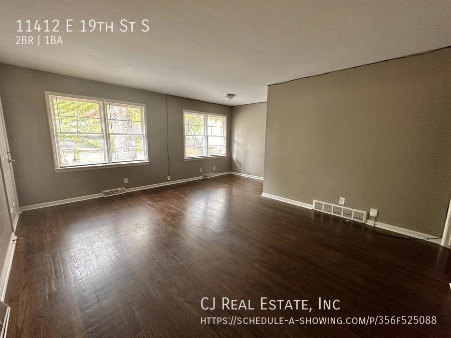 11412 E 19th St S - Photo 3 of 9