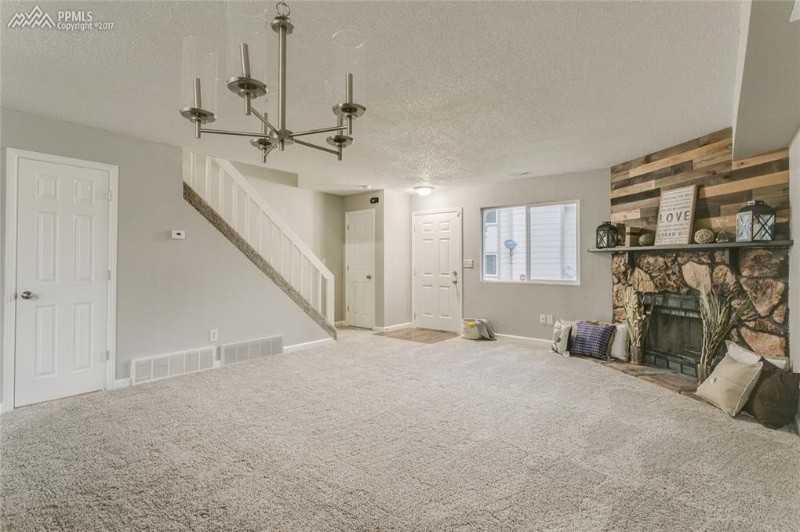 1834 Lanka Ln - Photo 5 of 20