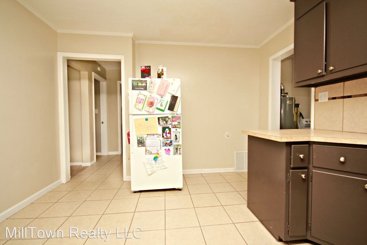 425 4th St E - Photo 2 of 24