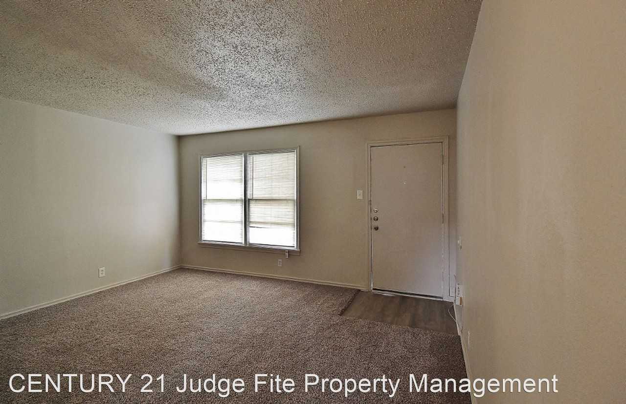 1701 Florence St - Photo 2 of 11