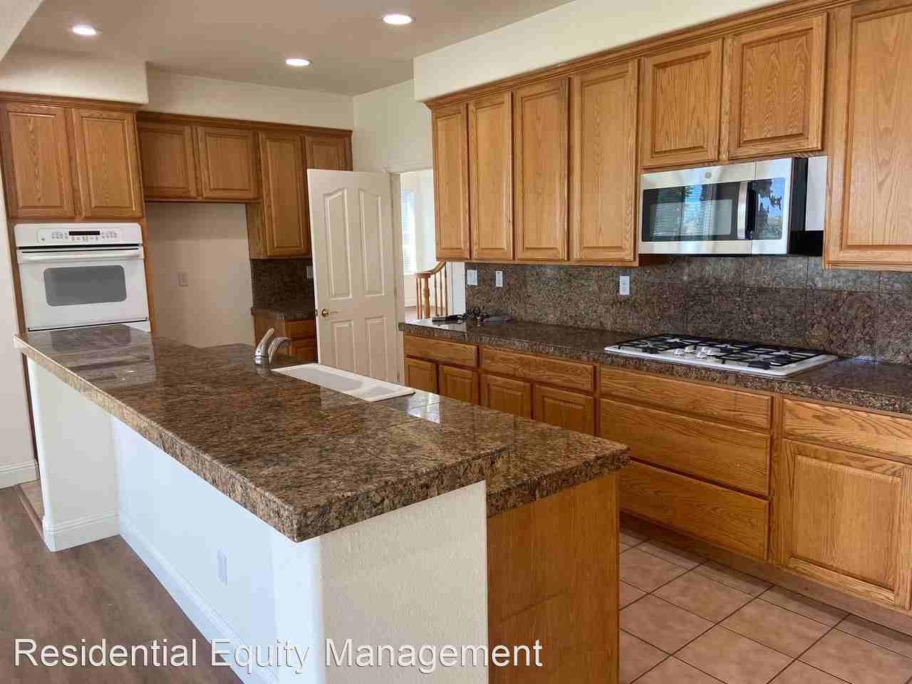 1713 Dornie Cir - Photo 2 of 33