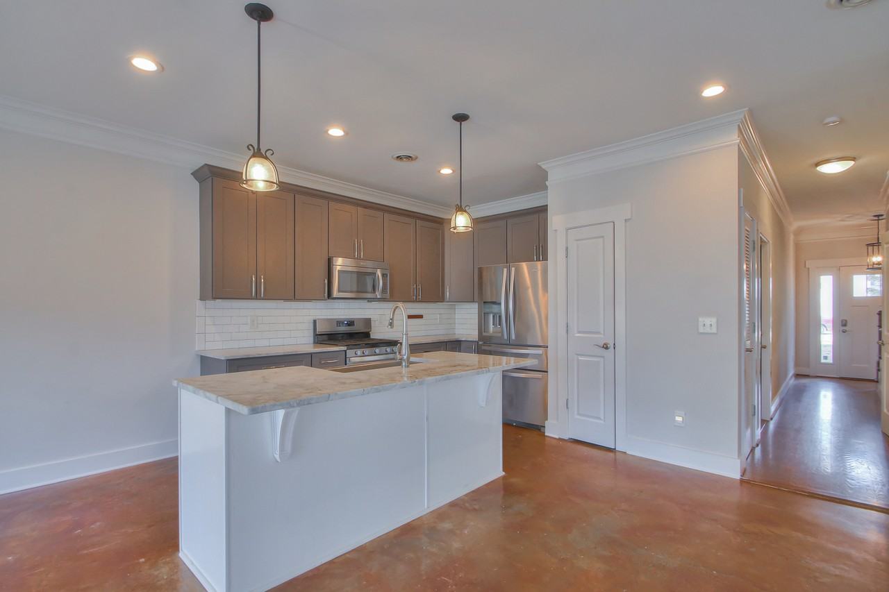 1319B Pillow St #1 - Photo 3 of 46