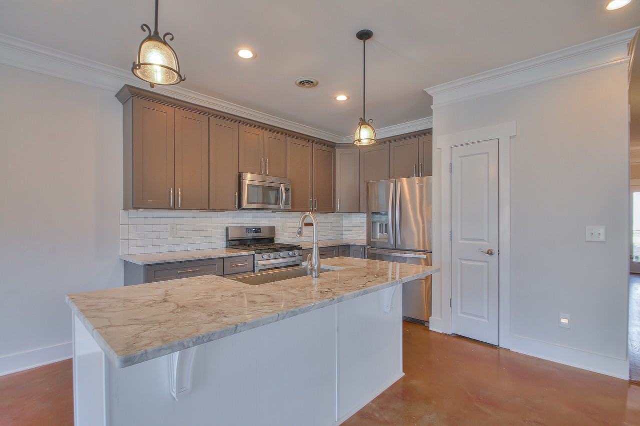 1319B Pillow St #1 - Photo 4 of 46