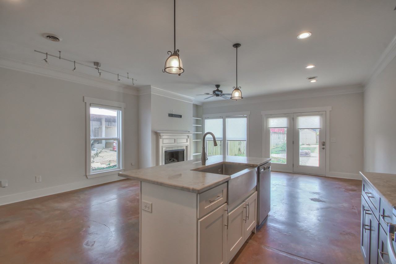 1319B Pillow St #1 - Photo 6 of 46