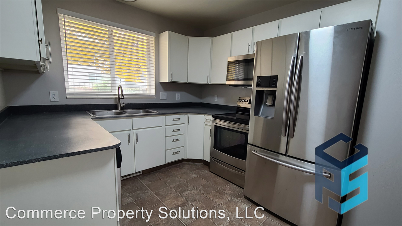 780 N 1060 W - Photo 3 of 9