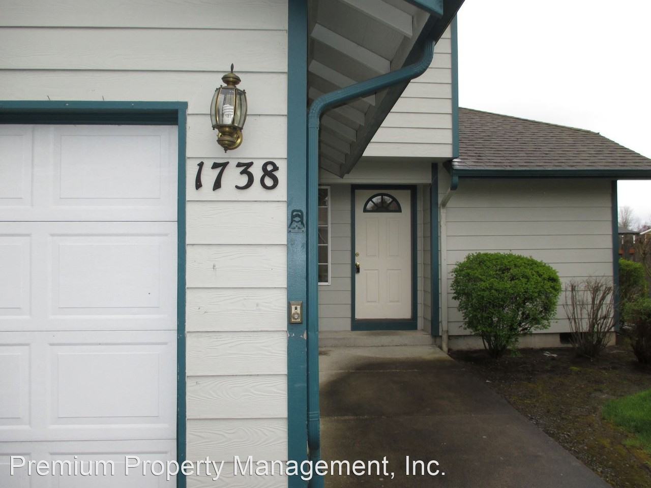 1734-1738 SW Fellows Street - Photo 2 of 14