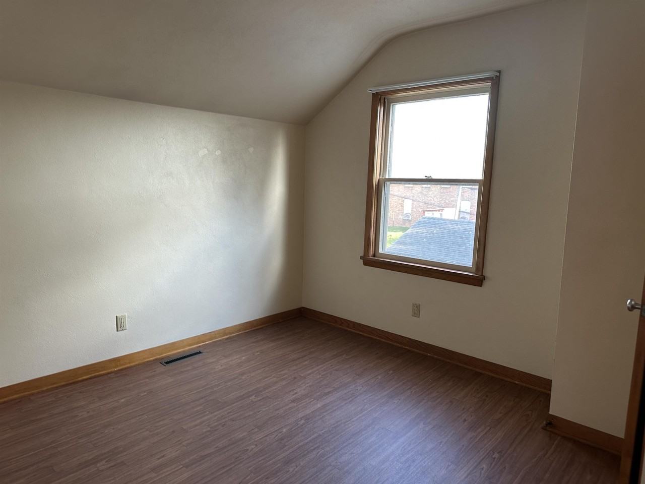 19 1/2 W Linden St #1 - Photo 5 of 15