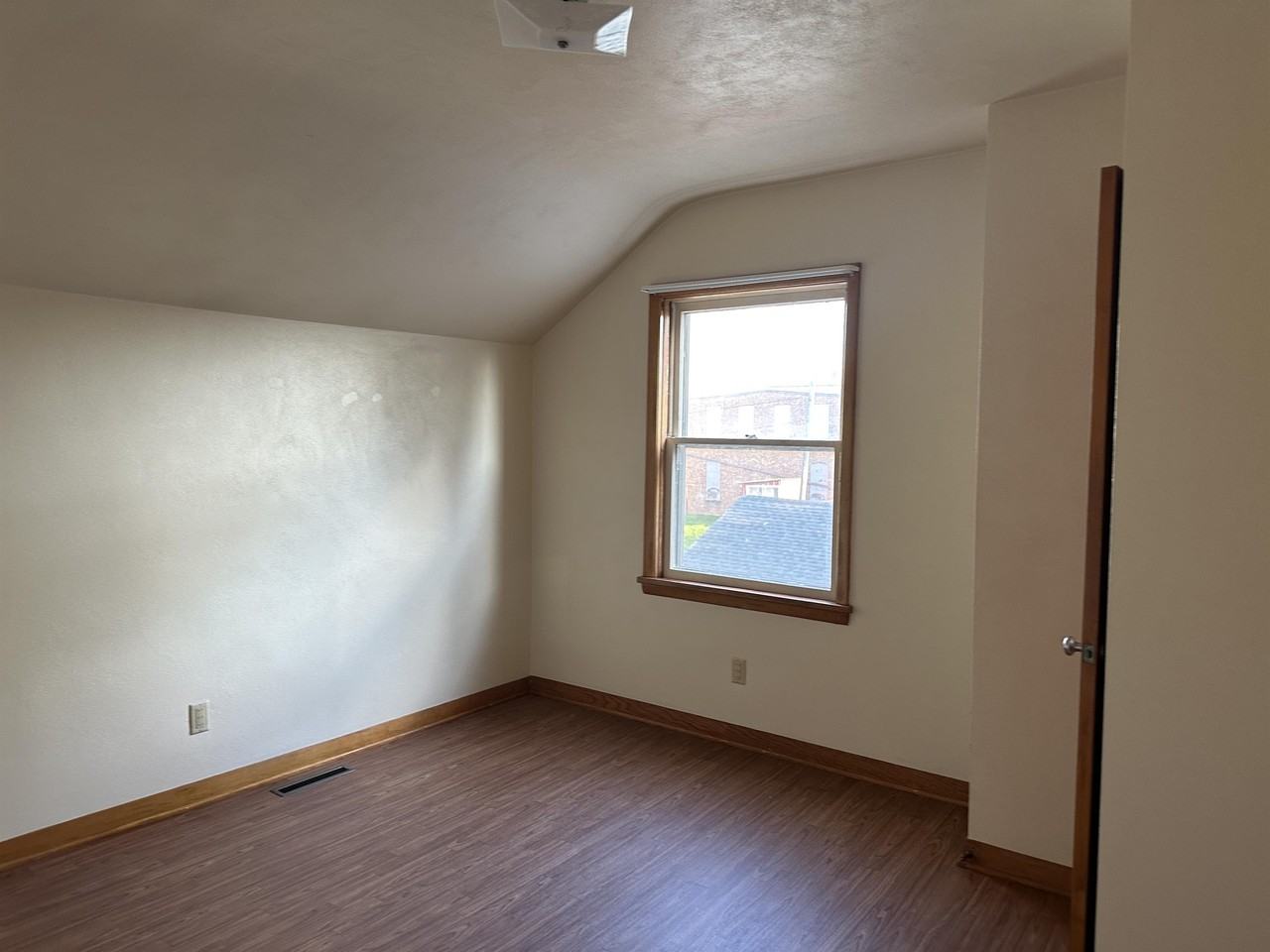 19 1/2 W Linden St #1 - Photo 6 of 15