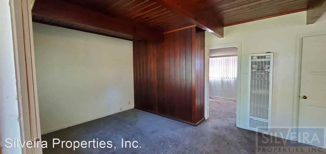 944 E. Main St. - Photo 2 of 12