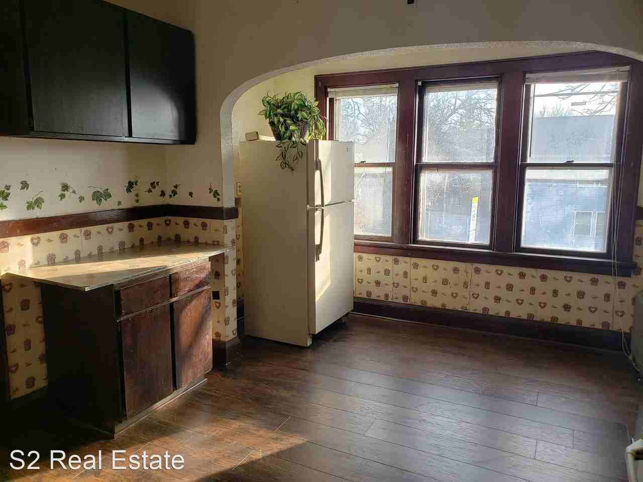 2366 S 9th St 824-828 W Hayes Ave - Photo 3 of 7