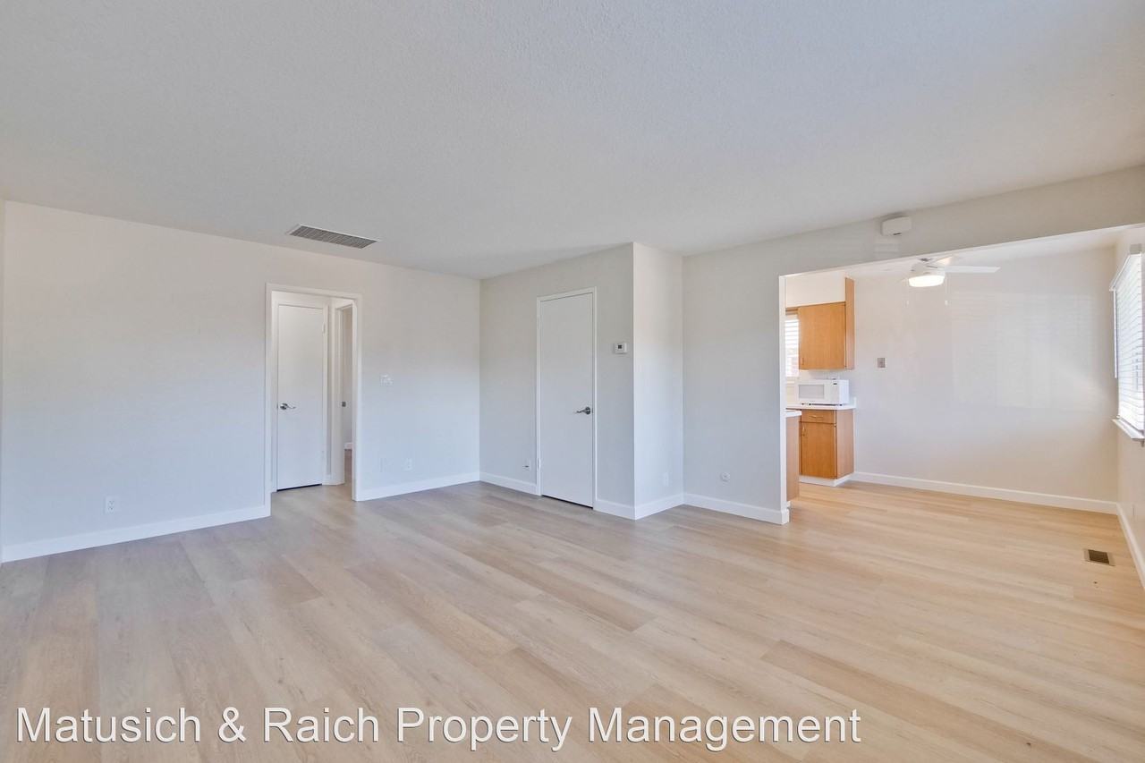 892 Gallatin Drive - Photo 3 of 16